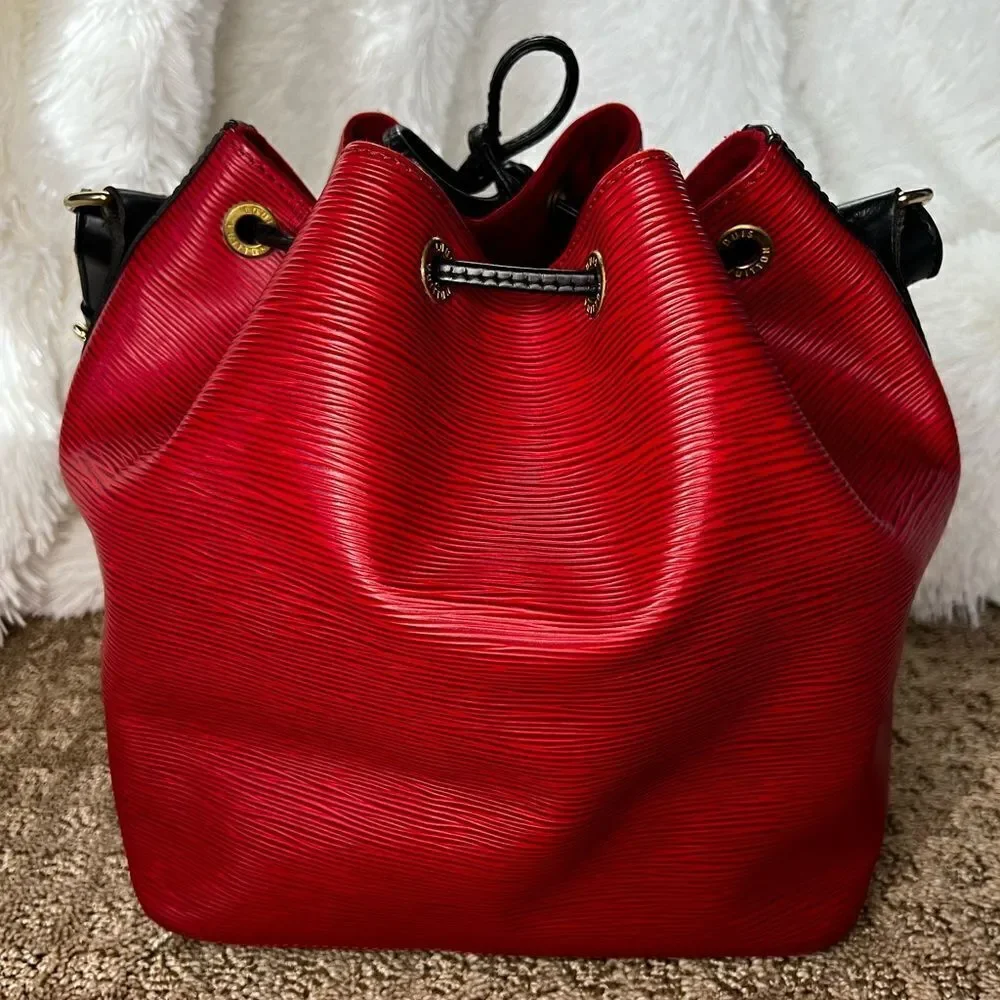 AUTH LOUIS VUITTON EPI LEATHER NOE- BLACK AND RED